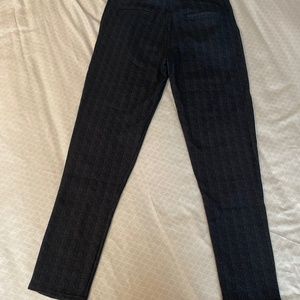 NTW “Style” Leggings, Gray&Black Plaid-like Pattern w/ Pockets (Office Casual)